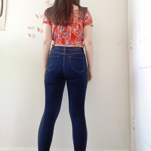High-Waisted Raw Hemline Skinny Jeans - Picture 3 of 4